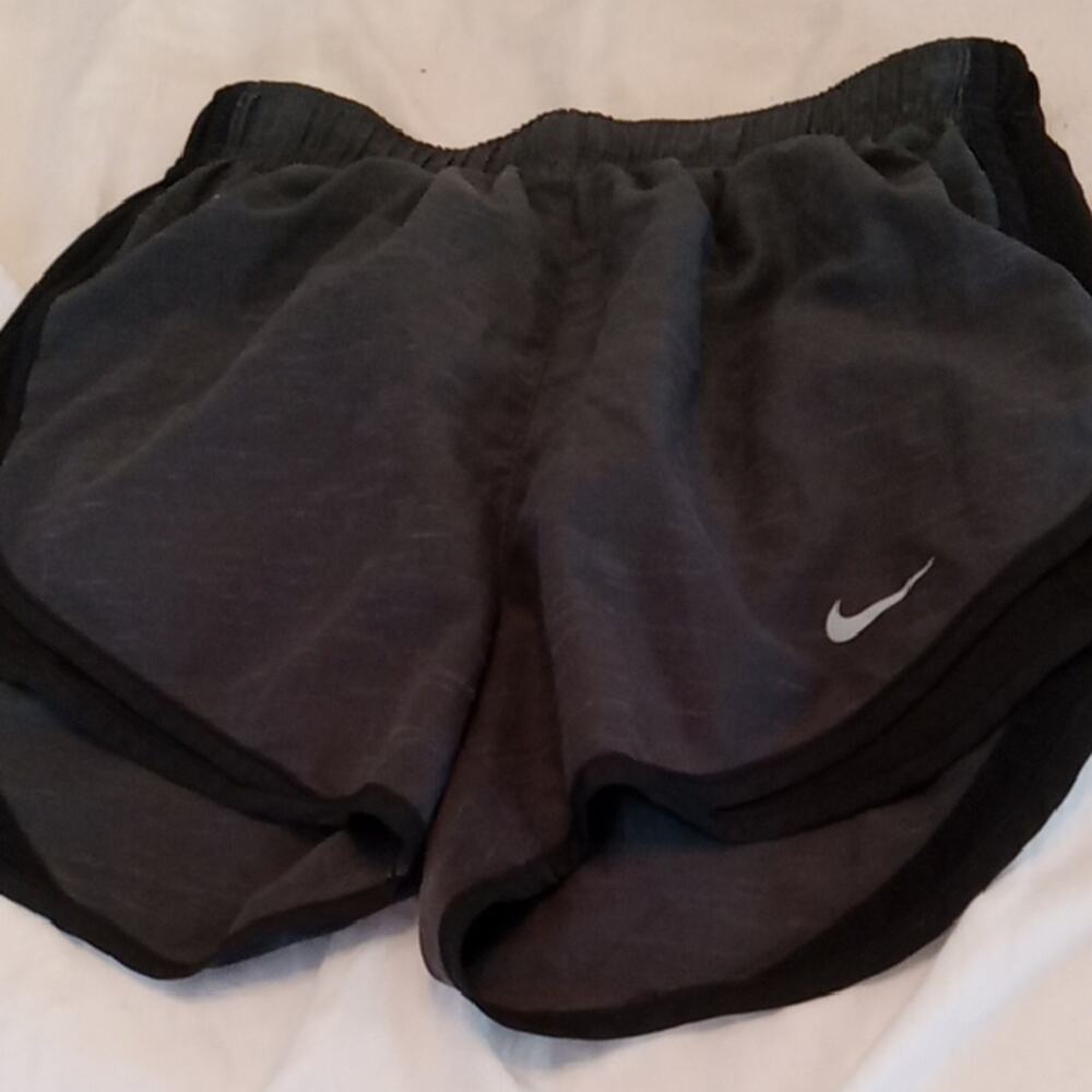 Nike Women's Small Charcoal and Black Athletic Shorts. Activewear,Athleisure